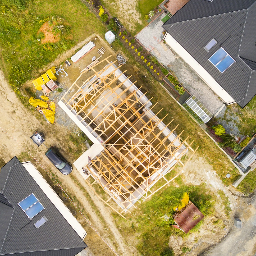 Luftaufnahme eines Gebäudes von oben